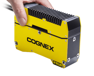 In-Sight 3D-L4000 视觉系统由一人单手即可轻松提起。